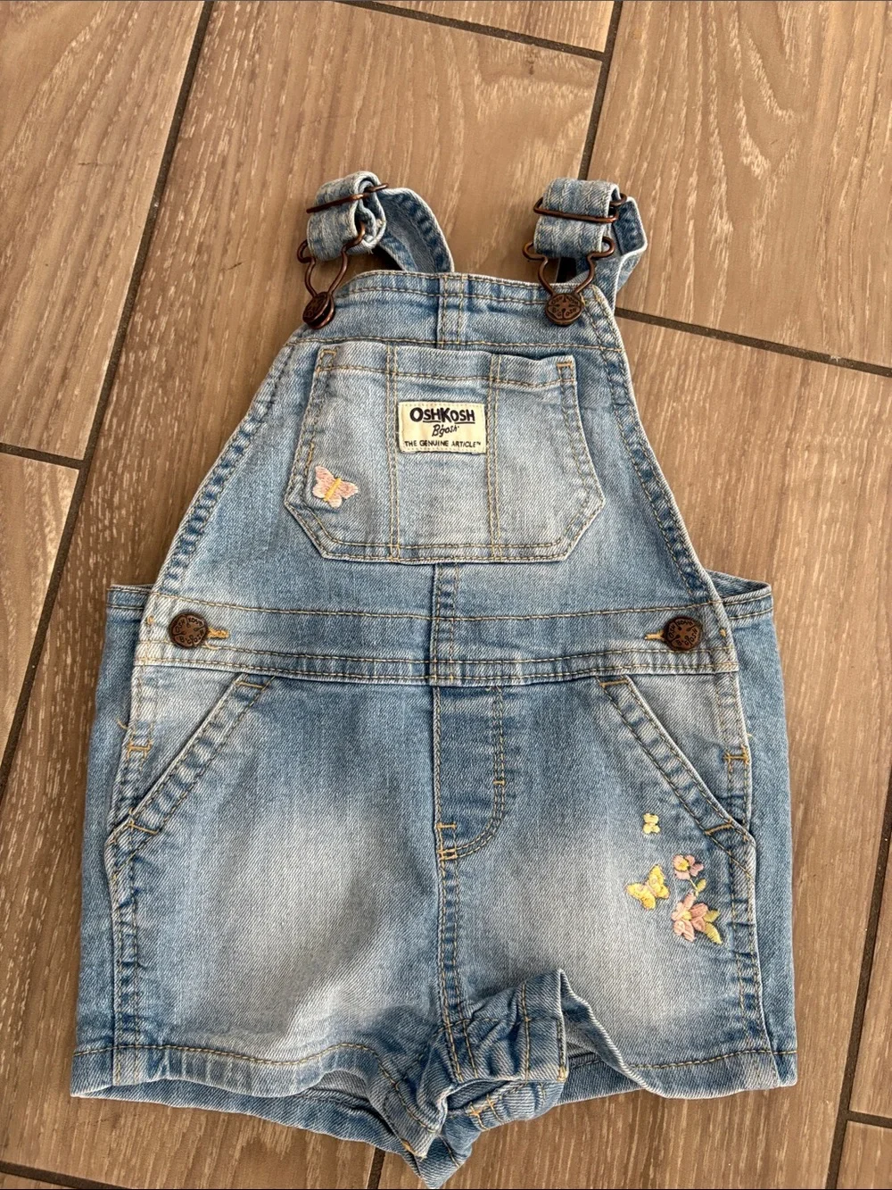 OshKosh B'gosh Light Blue Denim Girls' Short embroidered Overalls Size 12 months